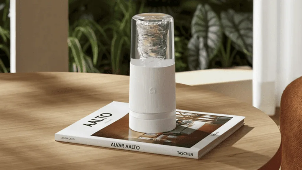Der Xiaomi Mijia Portable Juicer Cup 2 ist ein leistungsstarker und kompakter tragbarer Mixer, der in 40 Sekunden frische Smoothies zubereitet.