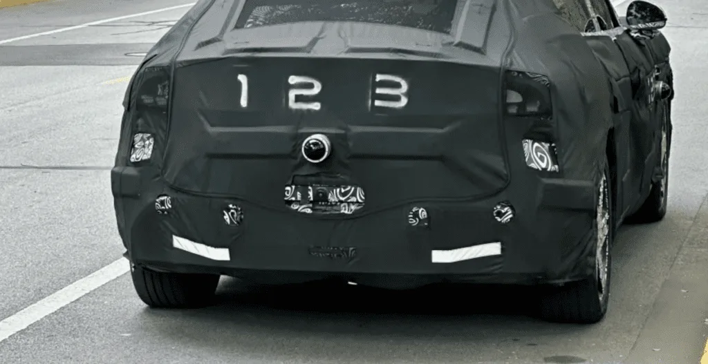 Der Xiaomi SU7 kombiniert sportliches Ferrari-Design mit modernster Technik und setzt neue Maßstäbe im Elektro-SUV-Bereich.  Ferrari