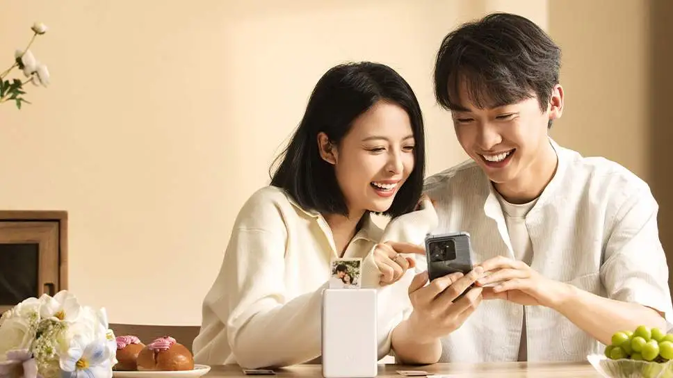 Die Xiaomi Mijia Pocket Photo Printer Pro druckt professionelle Fotos aus der Tasche! Erfahren Sie mehr über die innovative Technologie, Funktionen und Verfügbarkeit.