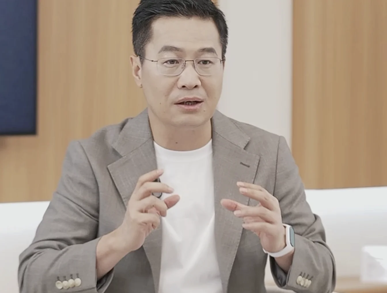 Xiaomi 17 Lu Weibing