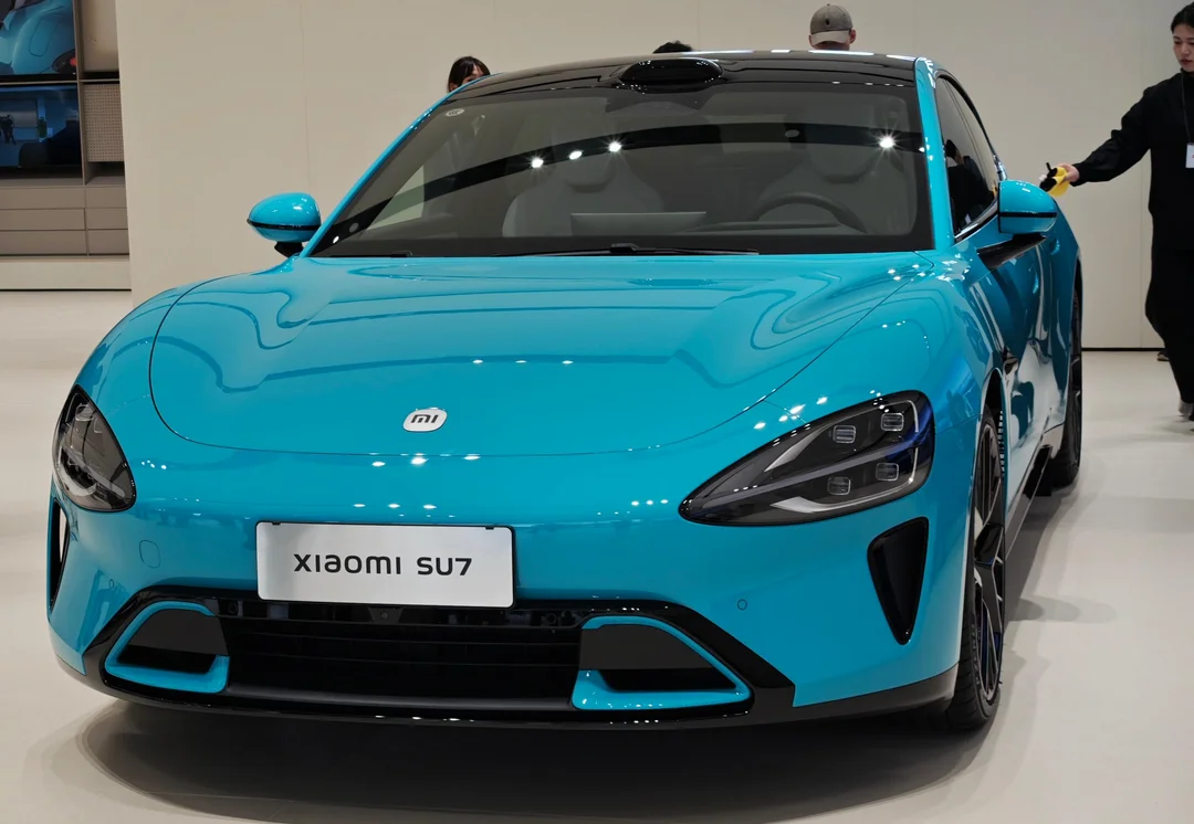 Xiaomi SU7 Xiaomi SU7: Selbstfahrender E-Auto-Vorfall sorgt für Sicherheitsdebatte